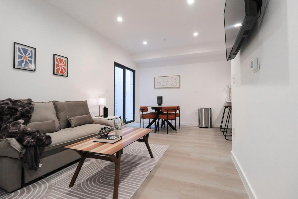 Unit 1 Stylish With King Bed And Sofa Bed Apartment